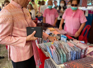 สหกรณ์จังหวัดชัยภูมิร่วมเปิดกิจกรรมจำหน่ายสินค้าโครงการ&quot;ตลาดนัดพาณิชย์จังหวัดชัยภูมิ&quot; ประจำปี 2566 ... พารามิเตอร์รูปภาพ 2