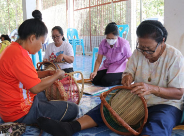 อบรมส่งเสริมและพัฒนาอาชีพ หลักสูตร &quot;การถักตะกร้าหวายเทียม&quot; พารามิเตอร์รูปภาพ 10