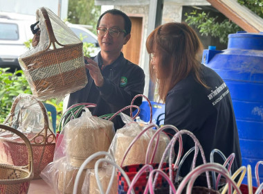 ลงพื้นที่จัดเตรียมเอกสารและสินค้าของเกษตรกรในพื้นที่ ... พารามิเตอร์รูปภาพ 5